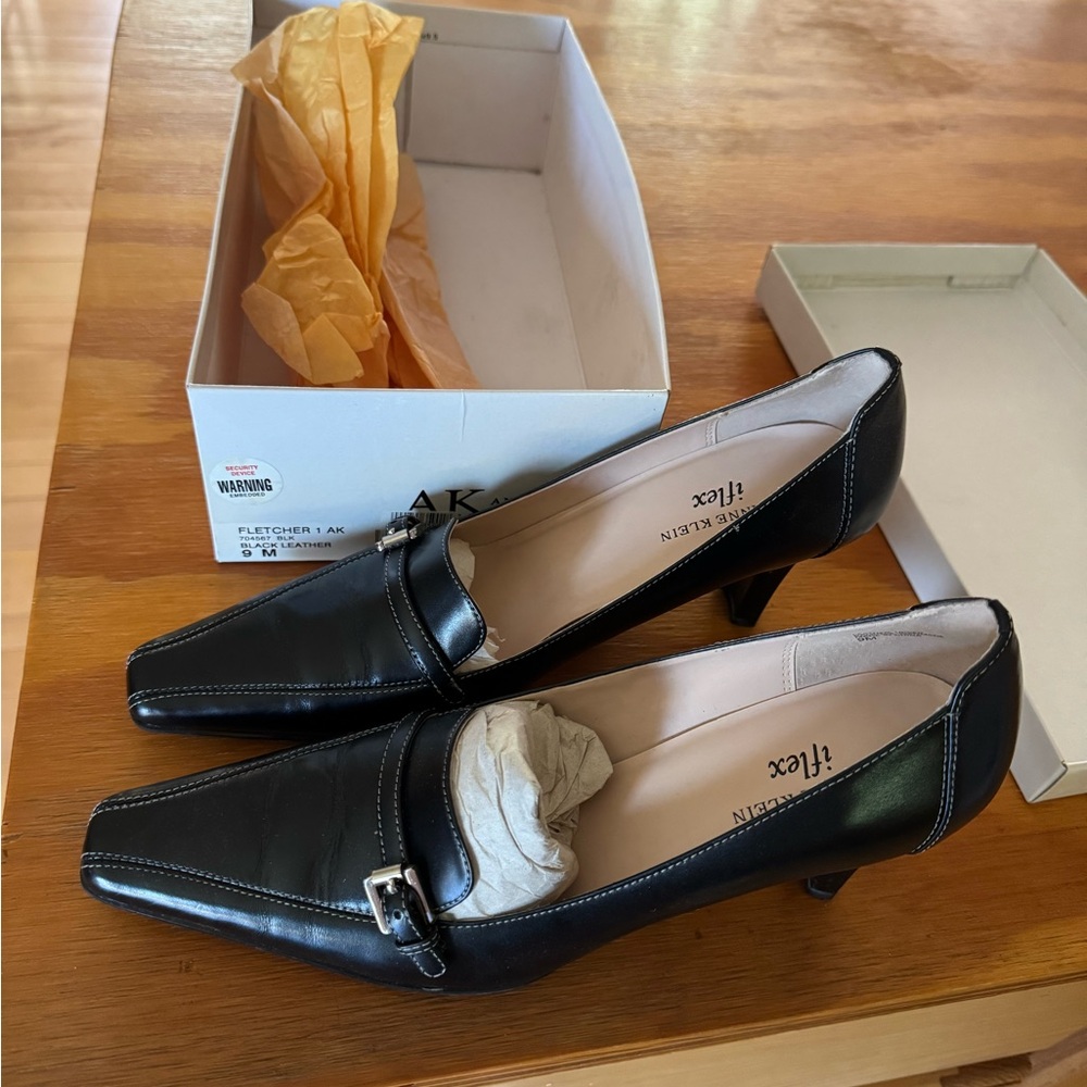 Women's Black Leather Heels